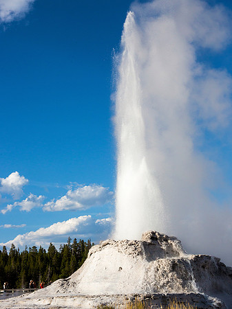 Castle Geyser water phase - Upper Geyser Basin - Yellowstone National Park