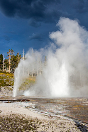 From left to right Vent Geyser - Turban Geyser - Grand Geyser - Upper Geyser Basin - Yellowstone National Park