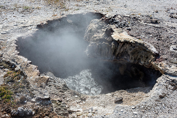 Scalloped Spring - Sawmill Group - Yellowstone National Park