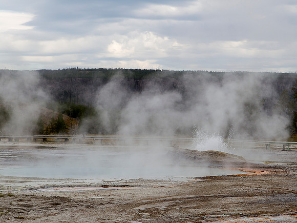 Comet Geyser - Daisy Group - Upper Geyser Basin - Yellowstone National Park