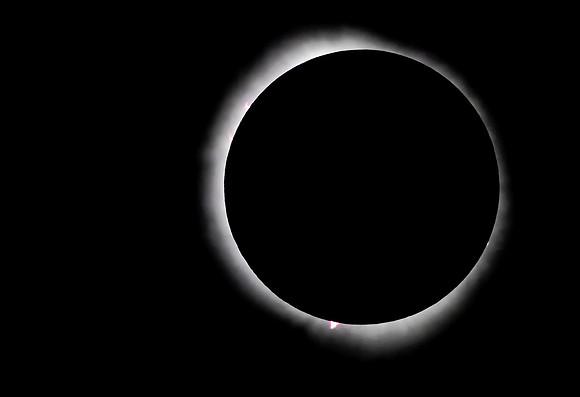 Total Solar Eclipses with 4 flares - 2024