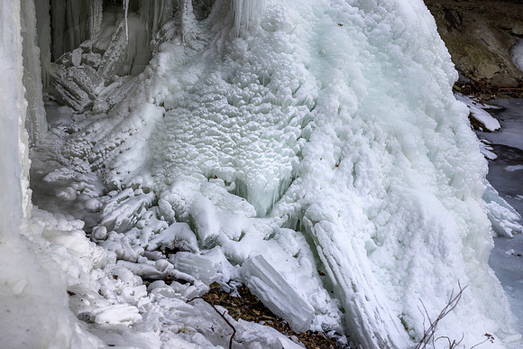 Ice damn at bottom of Charleston Falls - Ohio - 2025